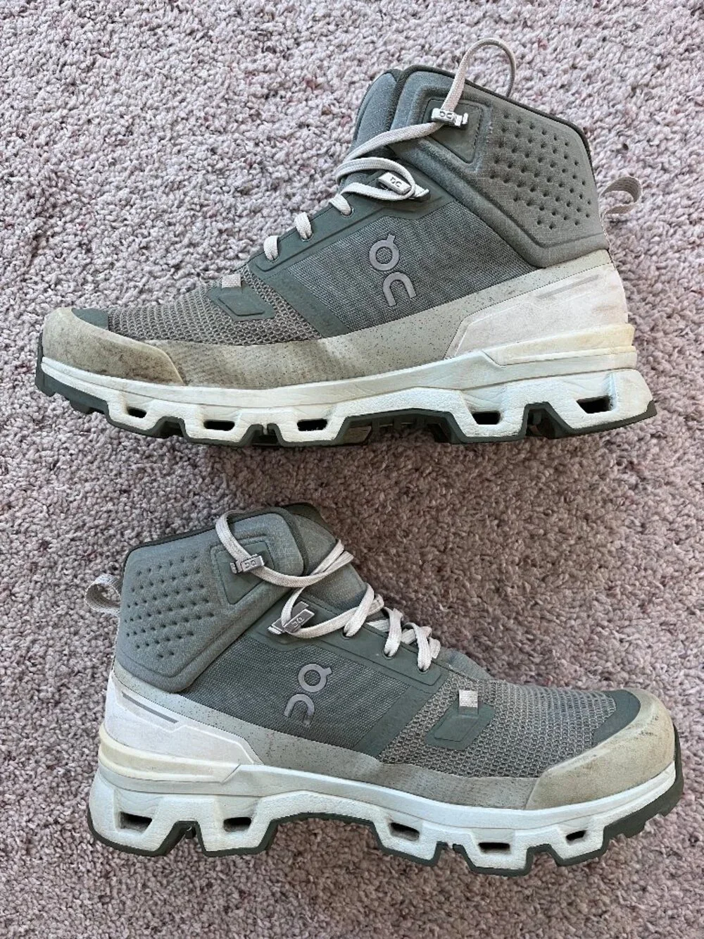ON Mens Cloudrock Waterproof Hiking Boots Men’s Size 9.5